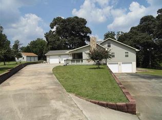 1321 Lakeview Rd, Byron, GA 31008