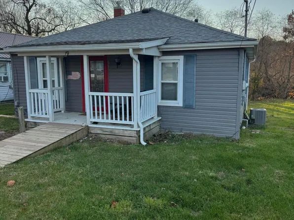 19 Riverside Dr, Utica, OH 43080