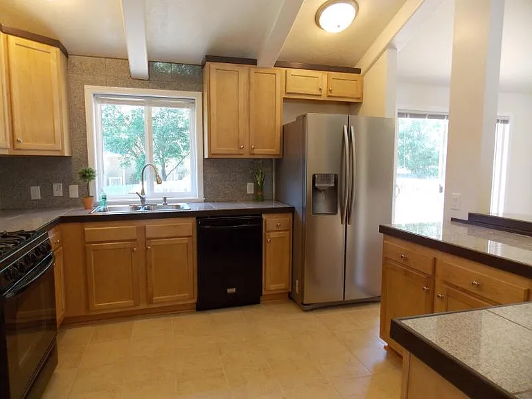 9804 S 23rd St — Photo 3