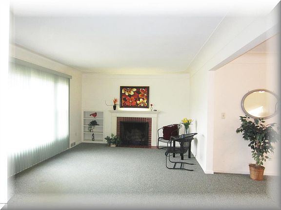 4th image of 1612 Acacia Dr NW