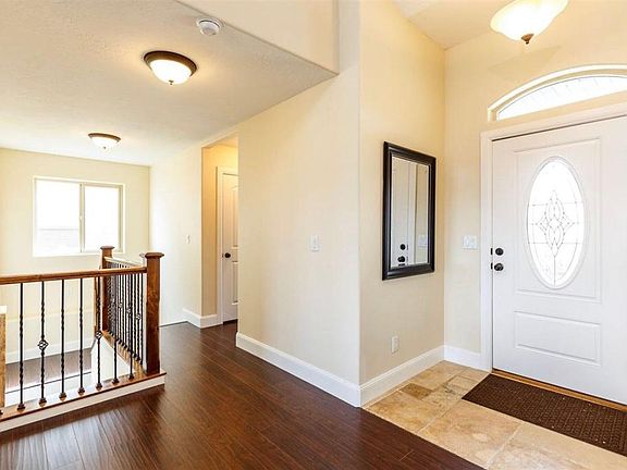 3rd image of 3716 Enfield Ave