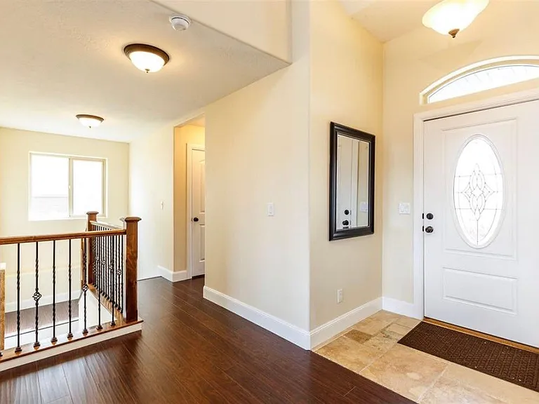 3716 Enfield Ave — Photo 3