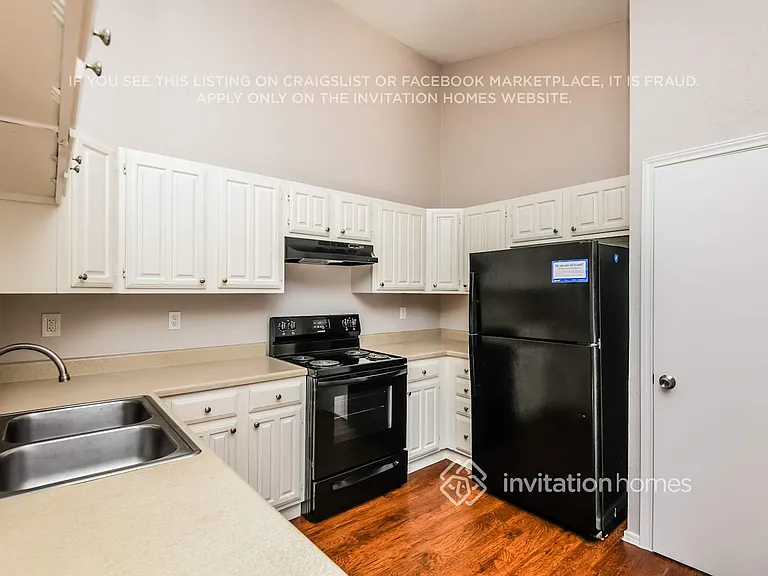 4245 Periwinkle Dr — Photo 8