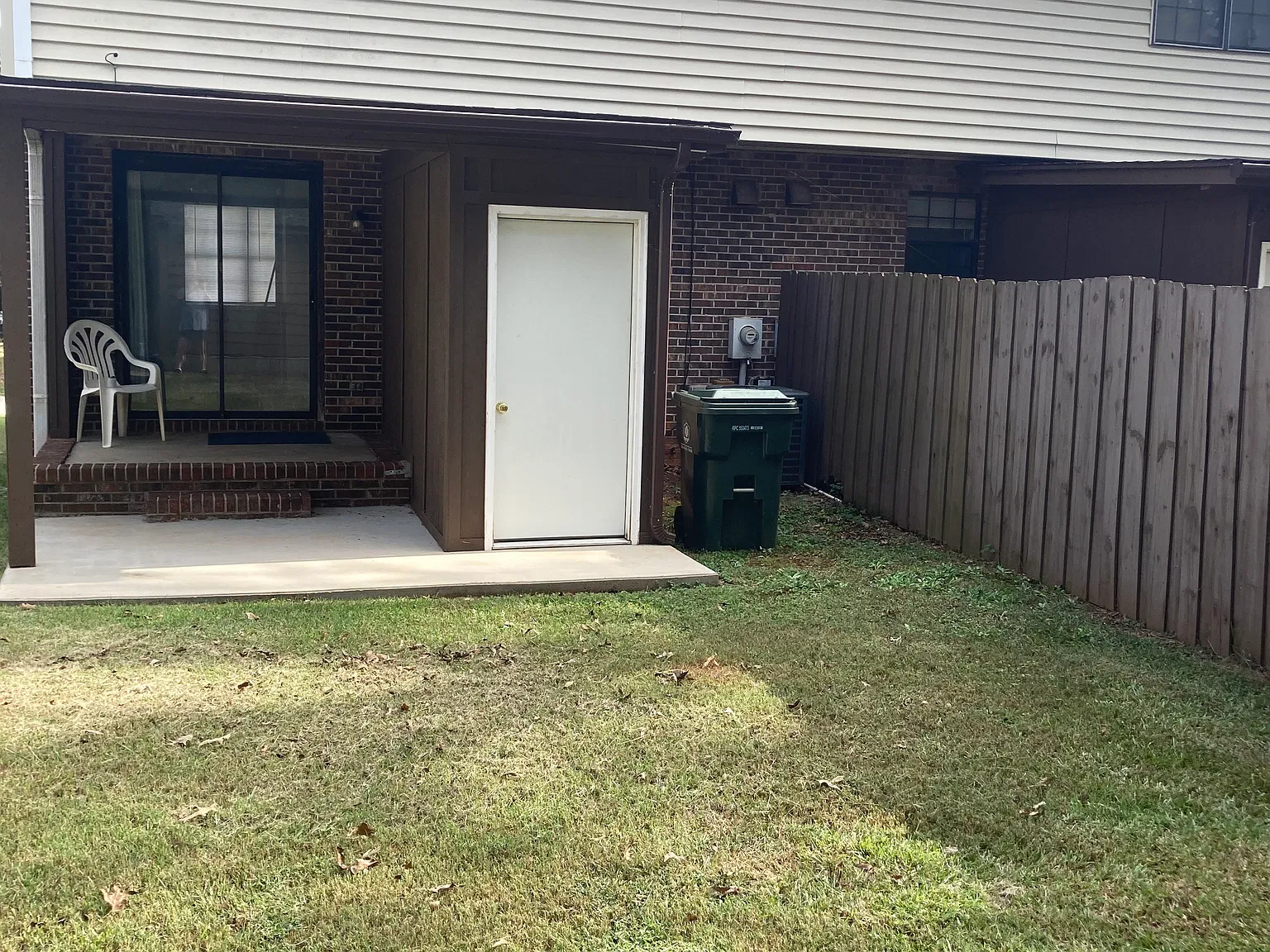 2 bed, 1.5 bath, 1060 sqft, $960 — Photo 2