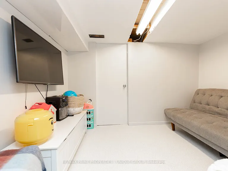 51 Spruce St — Photo 30
