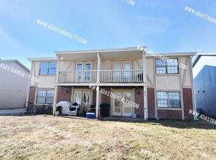 813 N Washington St, Spring Hill, KS 66083