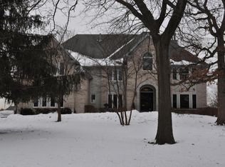 9381 S Garfield Ave, Burr Ridge, IL 60527