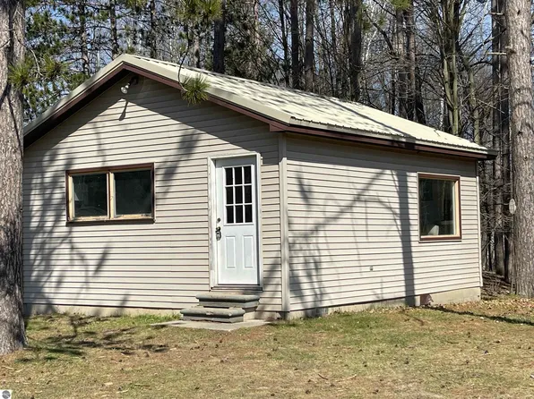 11066 Kay Lynn Dr, Lake, MI 48632