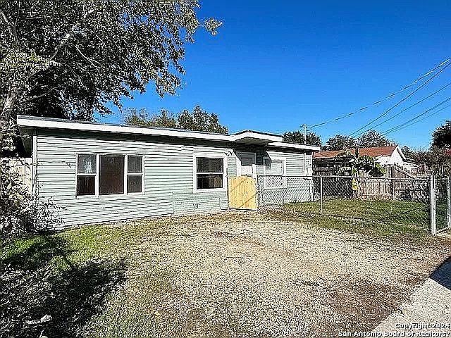 1st image of 131 BRISTOL AVE
