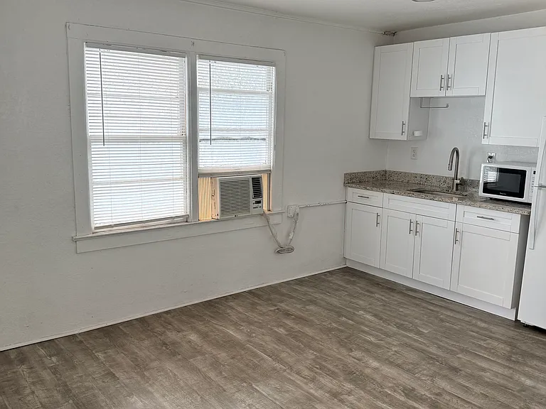 2111 8th Ave N #3 — Photo 5
