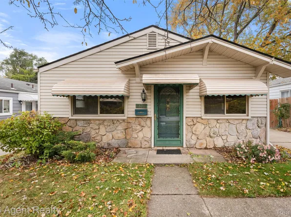 8026 Robert St, Taylor, MI 48180
