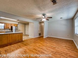 114 S Mitchell St, Conway, AR 72034