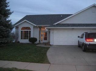 550 Sugar Creek Ln, North Liberty, IA 52317