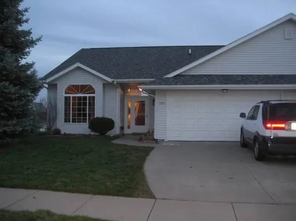 550 Sugar Creek Ln, North Liberty, IA 52317