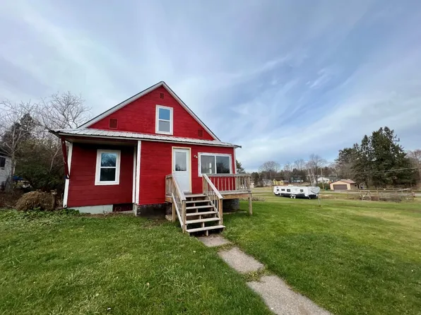 512 S 4th St, Crystal Falls, MI 49920
