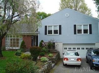 114 Chappaqua Rd, Briarcliff Manor, NY 10510