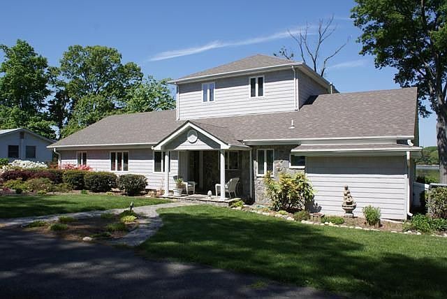 2nd image of 551 Harbor View Cir
