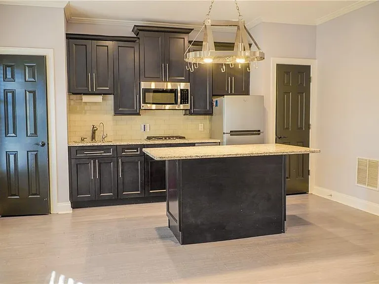 1127 Ashton Bluff Dr — Photo 28