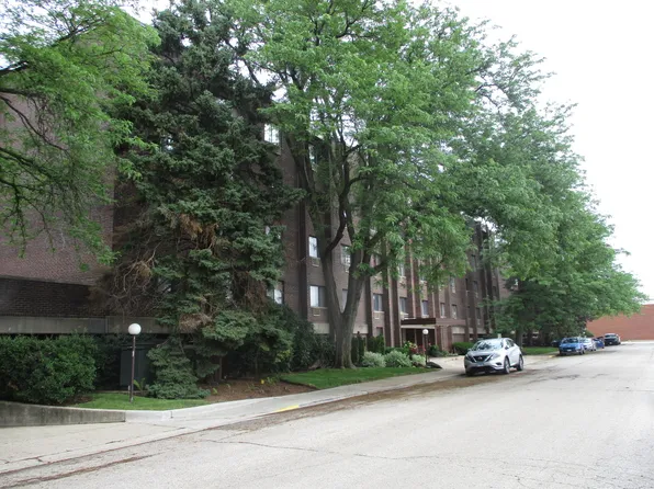 4624 N Commons Dr Unit 404, Chicago, IL 60656