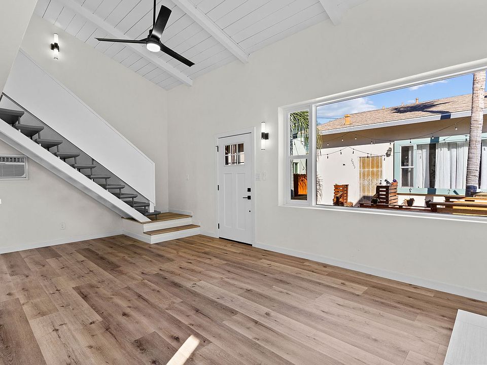 1st image of 2055 Thomas Ave