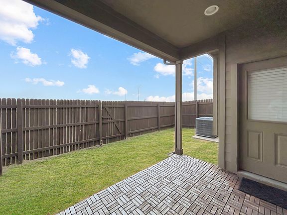 5th image of 2880 Donnell Dr Unit 4103