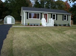 39 Cedar Dr, North Stonington, CT 06359