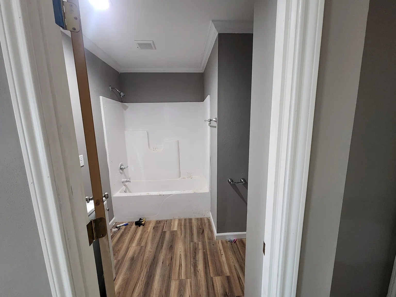 2 bed, 640 sqft, $800 — Photo 2