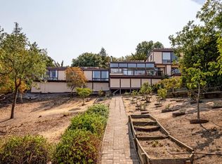 12820 Viscaino Rd, Los Altos Hills, CA 94022