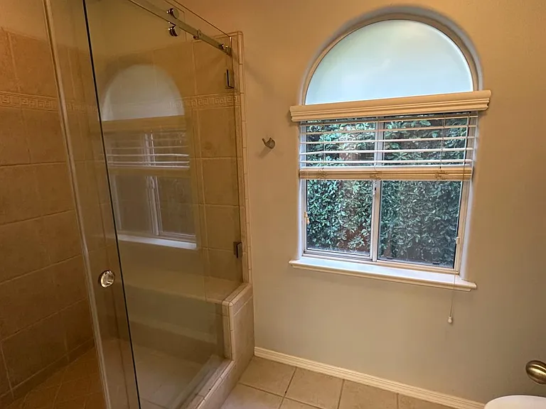 2928 Norwich Ave — Photo 11