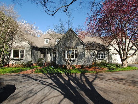 2nd image of 400 St Andrews Cir