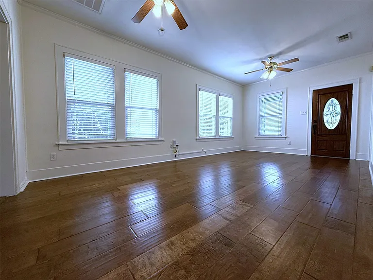 1011 Nadine St — Photo 5