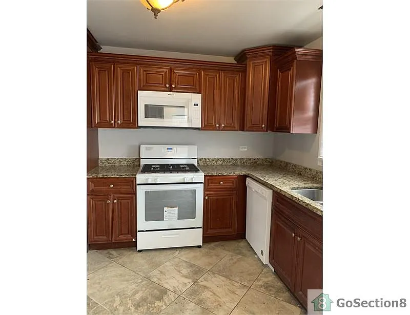 17820 Country Club Ln photo 1