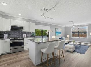 324 W Pine St APT 11, Lantana, FL 33462