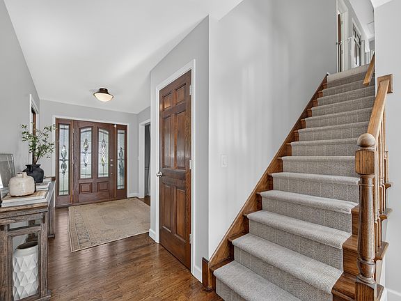 3rd image of 841 Buttonwood Cir