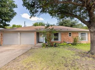 1121 Timbercreek Rd, Benbrook, TX 76126