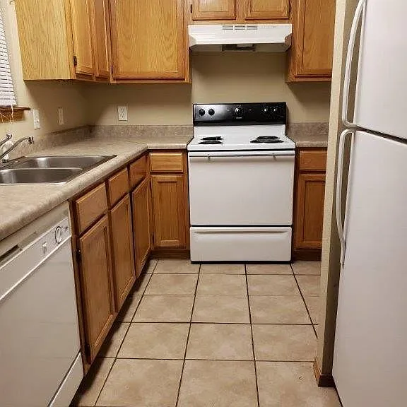 2111 Hidden Lake St — Photo 6