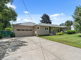 134 White Oak Dr, Medford, OR 97504