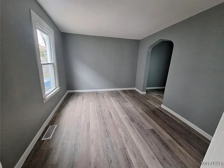 200 W Tupper St #1 — Photo 33