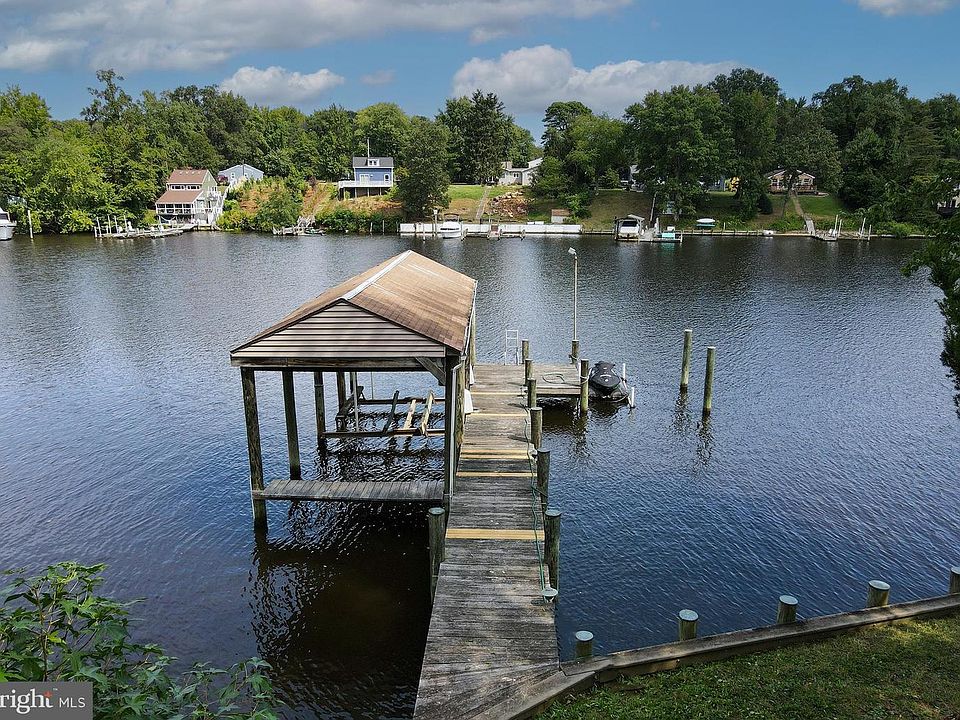 1st image of 838 N Shore Dr