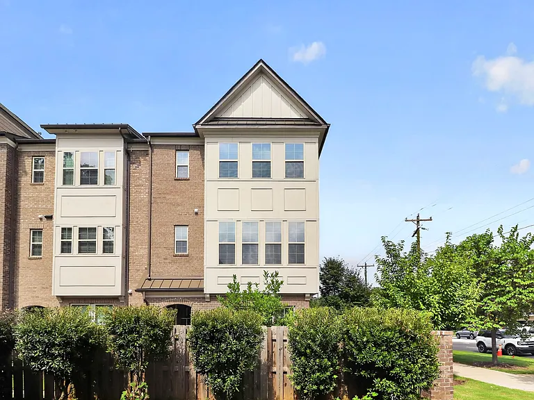 1105 Towns Hill Way — Photo 36