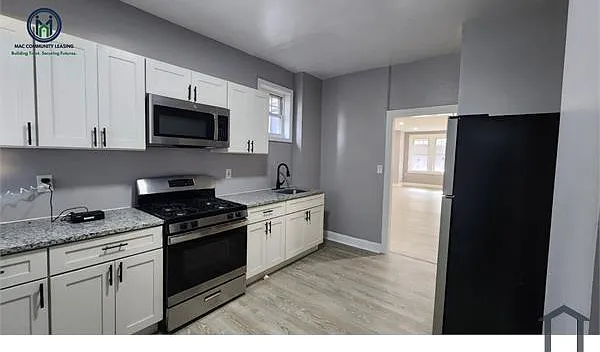 3 bed, $2,195 — Photo 3