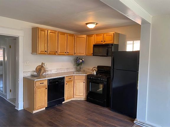 2nd image of 2942 Minot Ave #1