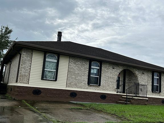 3rd image of 1609 Wakefield Dr