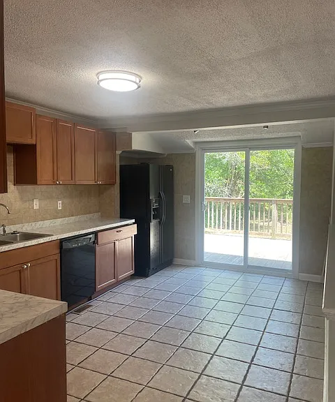 3918 Camellia Dr — Photo 4