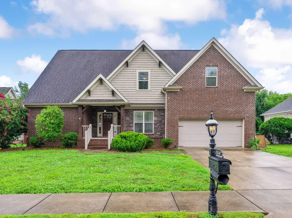1550 Courtland Dr, Hixson, TN 37343