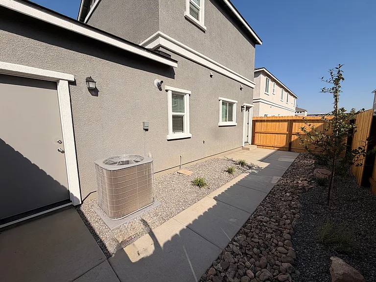 8406 Vermilion Dr — Photo 22