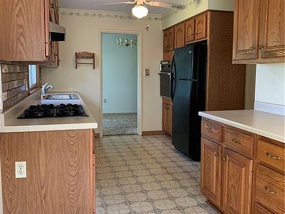 5th image of 1568 W 42nd St
