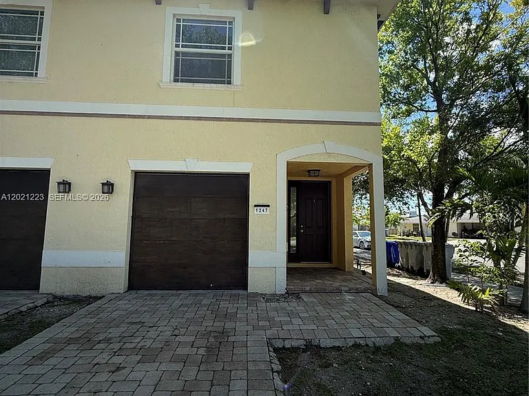 1247 NE 23rd Ave — Photo 1