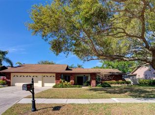 1680 Country Ln, Dunedin, FL 34698