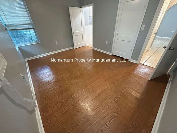 4th image of 3211 5th Ave S
